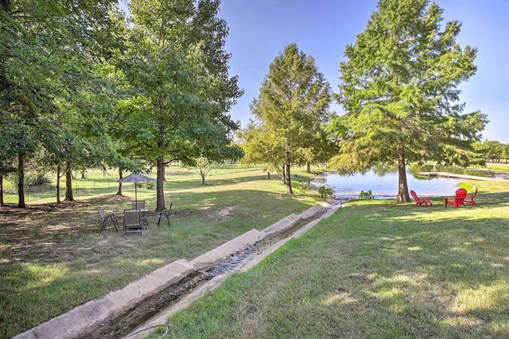 Texas Ranch House With 5 Bedroom And Fish Pond Dallas Esterno foto